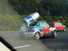 在高速公路上遇到Red Bull Mini Cooper 廣告車